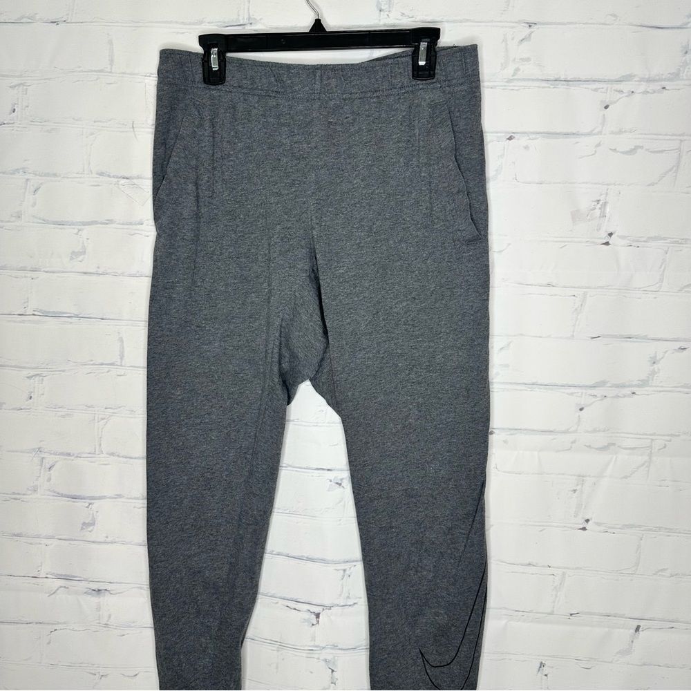 Nike Women’s medium sweatpants